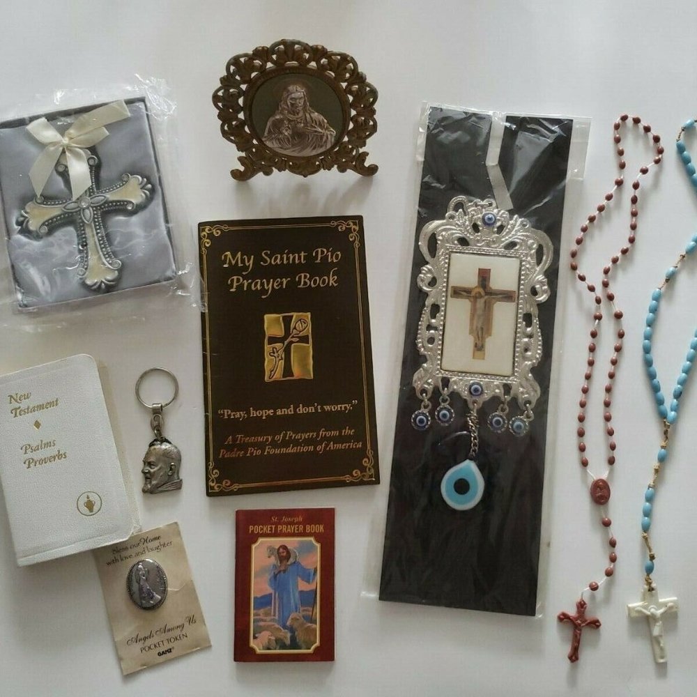 10 Piece Christian Lot: Jesus, Books, Rosary, Decor, More!